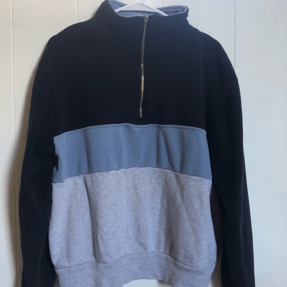 BRANDY MELVILLE PULLOVER!!